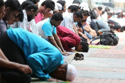 Dampak Corona, Malaysia Batasi Shalat Jumat, Singapura Larang Total